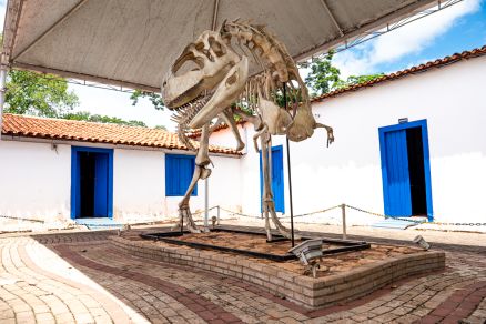 R�plica de dinossauro no Museu de Hist�ria Natural de Mato Grosso