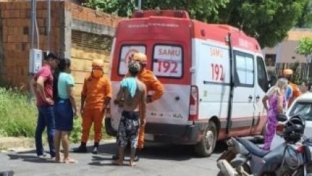 Ap�s os primeiros atendimentos ainda no local, o beb� foi encaminhado ao Pronto-Socorro de V�rzea Grande 