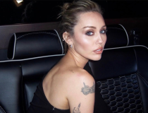 Miley Cyrus revive Hannah Montana em especial de 20 anos