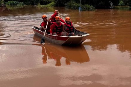 Corpo de Bombeiros atendeu cerca de 30 ocorr�ncias provocadas pelas fortes chuvas que atingiram Cuiab� 