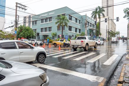 Cruzamento entre a Avenida Presidente Get�lio e a Comandante Costa