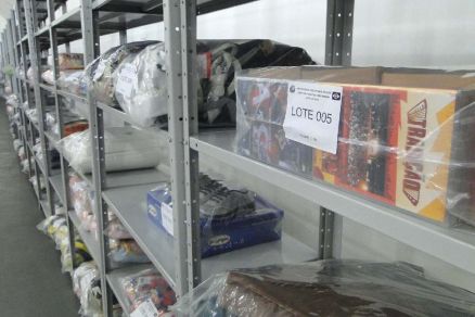 Ao todo, ser�o ofertados 169 lotes compostos por mercadorias apreendidas