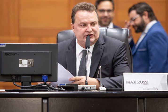 Max vai para o Podemos com 28 prefeitos e parlamentares