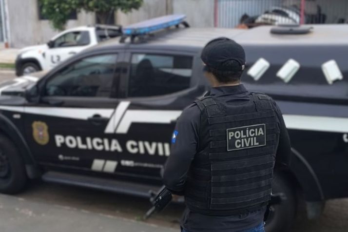 Pol�cia prende 12 e bloqueia R$ 1,4 mi por falsa venda de carros