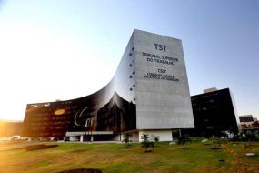 Ju�zes do Trabalho receberam R$ 1 bilh�o acima do teto em 2025