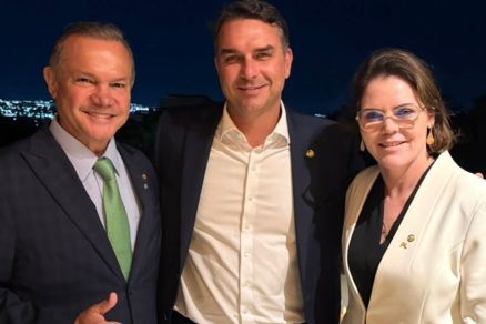 Os senadores, Wellington Fagundes e Fl�vio Bolsonaro, e a deputada federal, Coronel Fernanda, gravaram juntos