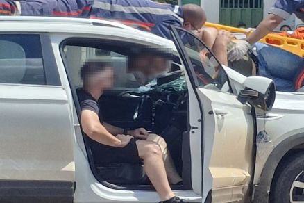 A v�tima ficou no cap� do carro esperando socorro 