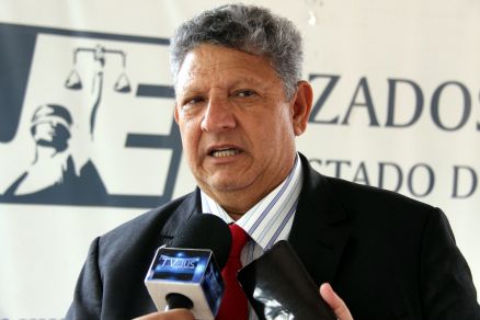 O desembargador Dirceu dos Santos, afastado do cargo nesta segunda-feira pelo CNJ