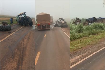 Tratou ficou sem pneu e carreta ficou tombada na pista 