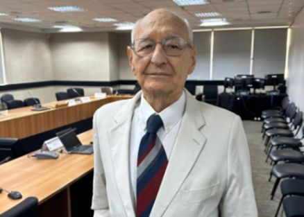 O professor Leonardo Slhessarenko, que morreu aos 87 anos