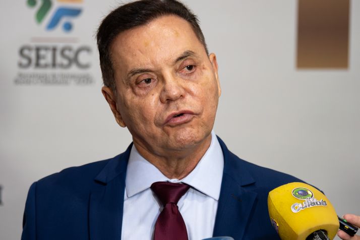 Botelho admite avers�o de siglas a parlamentares com mandato