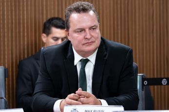 Max oferece vaga � C�mara e fundo a J�lio Campos no Podemos