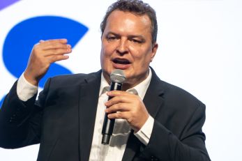 Max: �N�o � s� o PL que tem pessoas que acreditam na direita�