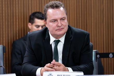 O presidente do Podemos em Mato Grosso, deputado estadual Max Russi, disse que o deputado tem at� o dia 3 de abril para responder