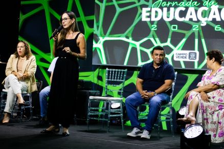 Em primeiro plano Simoni Borges, presidente da Undime-MT