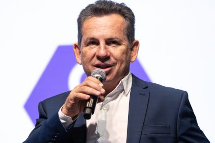 Governador Mauro Mendes chama aten��o de prefeitos e educadores para mudan�as tecnol�gicas