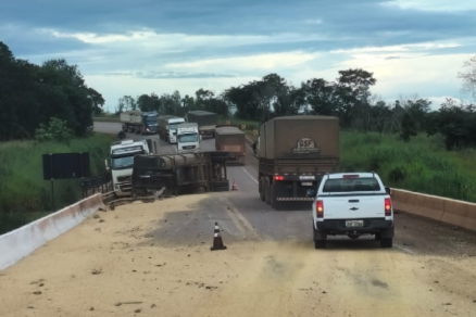 Adilson Rohenkohl n�o resistiu e morreu em acidente envolvendo dois caminh�es 