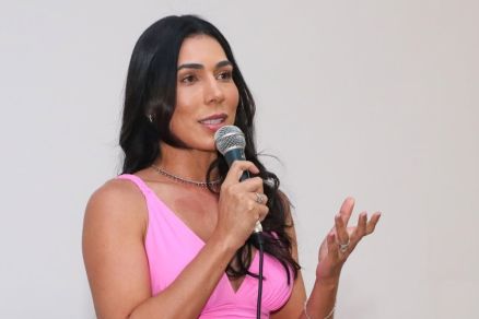 Secret�ria Scheila Pedroso denuncia �udios com ofensas de cunho sexual. 