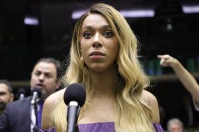 Erika assume Comiss�o da Mulher: �Trans n�o ser�o abandonadas�