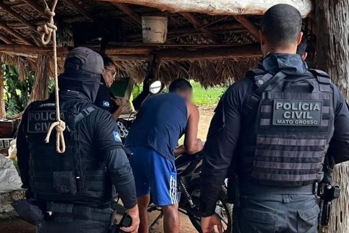 Pol�cia flagra centro de treinamento de fac��o em aldeia de MT