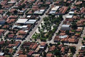 Governo de MT aplica R$ 98,1 mi em obras, educa��o e assist�ncia