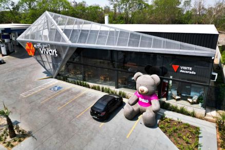 Fachada do Grupo Vivart, que fica na Avenida Miguel Sutil em Cuiab�