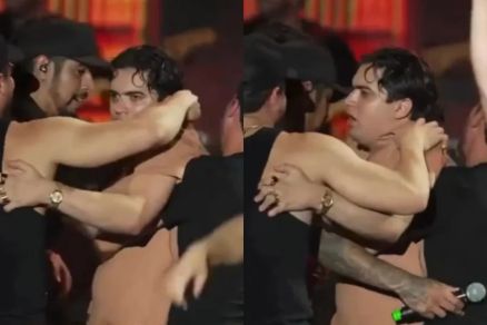 Natanzinho Lima; momento em que o cantor � retirado por seguran�as do palco