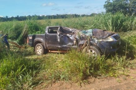 Jovens de 17 anos morrem em acidente envolvendo caminhonete Hilux em MT 