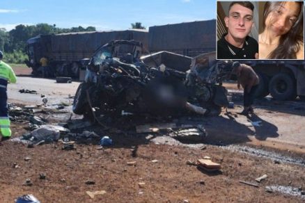 A caminhonete ficou destru�da; as v�timas Emanuel e Nathaly (no detalhe)