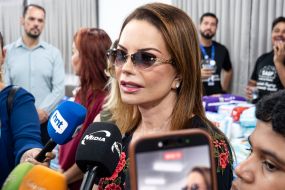 Primeira-dama passa mal durante cerim�nia em Rondon�polis