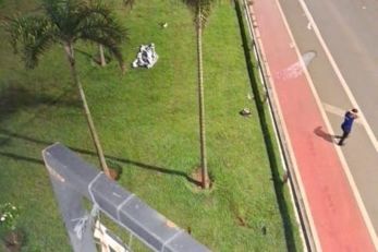 Casal morre ap�s bater moto em barreira de viaduto em Cuiab� 