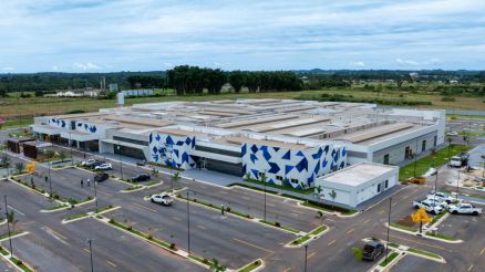 O novo Hospital Estadual do Alto Tapaj�s, em Alta Floresta, contar� com 162 leitos totais, sendo 40 leitos intensivos (30 de UTI e 10 de UCI)