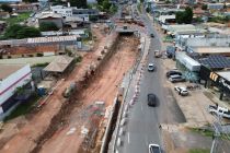 Chuvas prolongam interdi��o em trecho de avenida em Cuiab�