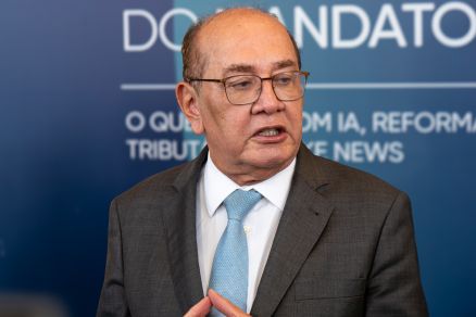 O ministro Gilmar Mendes, que viajou para Bras�lia em avi�o de empresa de Vorcaro