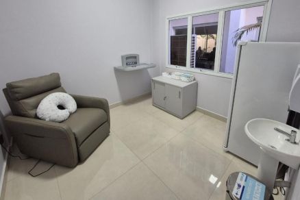 Sala de amamenta��o que pode ser usada tanto pelas servidoras como pelas pacientes