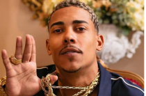 MC Poze do Rodo tem casa invadida e � feito ref�m no RJ