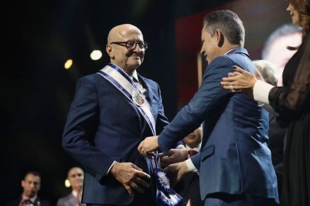 O novo governador de Mato Grosso, Otaviano Pivetta, e o agora ex-governador, Mauro Mendes durante a cerim�nia