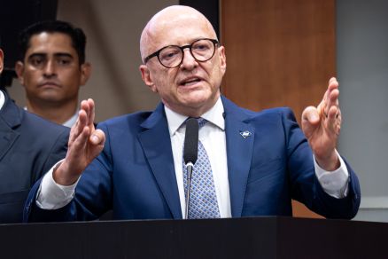 O governador Otaviano Pivetta pede 