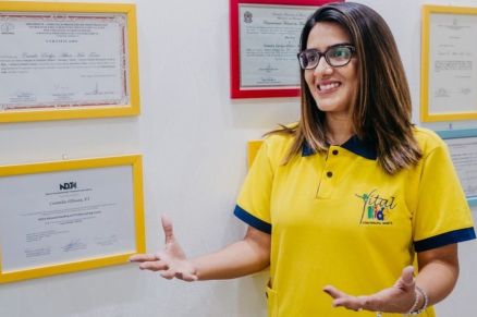 A diretora t�cnica e fisioterapeuta Camila Albu�s