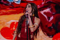 Anitta reage a cr�ticas por apresenta��o no Doming�o