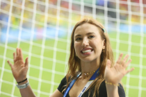 Manu Cit anuncia fim do noivado meses ap�s trai��o. Veja v�deo