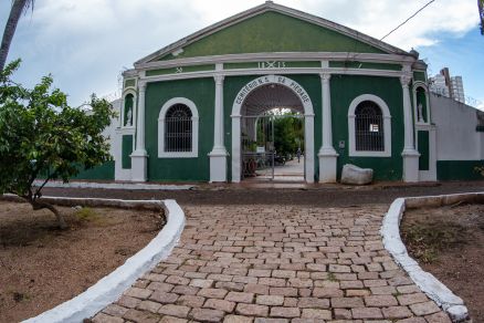 Fachada do Cemit�rio da Piedade, na regi�o central de Cuiab� 