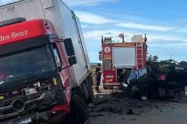 Acidente entre carreta, caminh�o e carro deixa um morto na BR-070