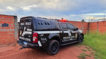 Pol�cia Civil cumpre 21 ordens judiciais contra n�cleo de fac��o liderado por mulher em C�ceres