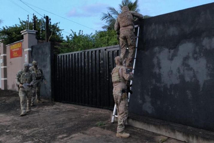 Pol�cia prende 27 de quadrilha que assaltou 