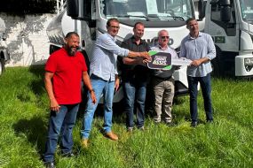 Coronel Assis entrega R$ 1,3 milh�o de maquin�rios para  munic�pios