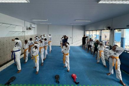 Alunos da turma de Taekwondo de Cuiab�