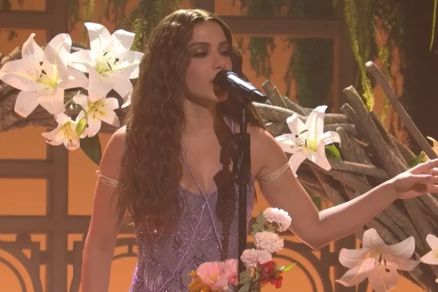 Anitta se apresentou no Saturday Night Live (SNL) neste s�bado (11)