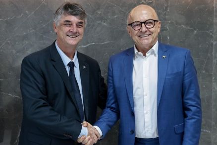 O novo secret�rio de Ci�ncia, Tecnologia e Inova��o, Dimorvan Brescancim, empossado pelo governador Otaviano Pivetta