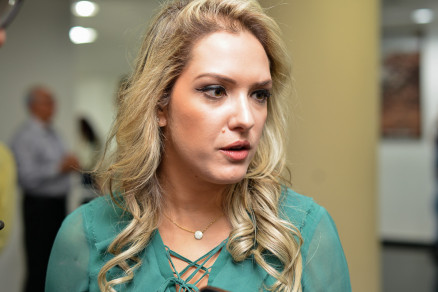 Janaina Riva 081116